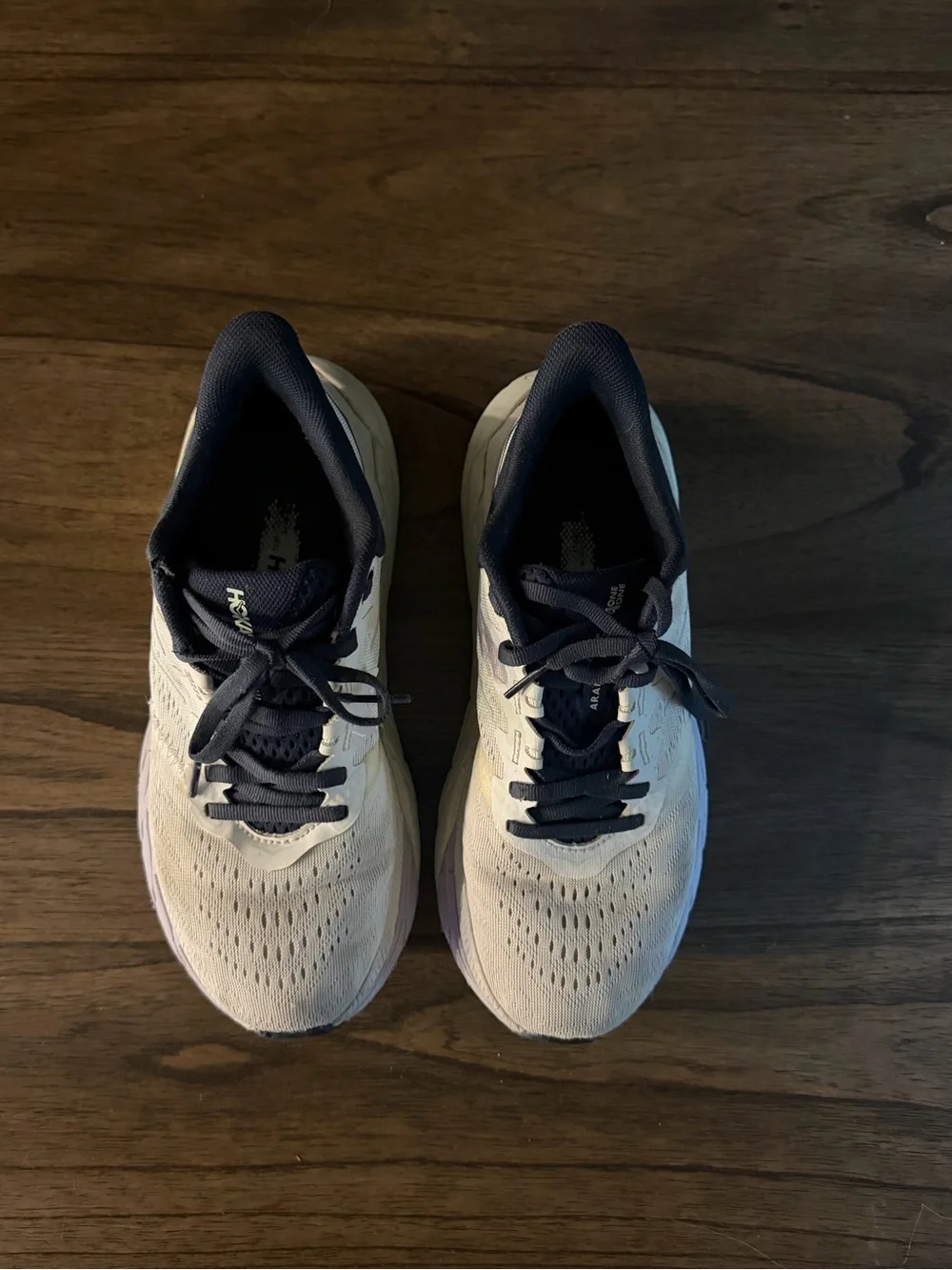 HOKA Arahi 5